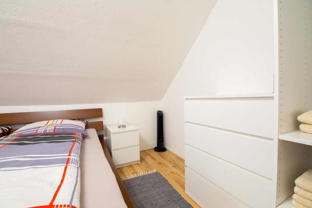 Ferienwohnung Oberhausen Alstaden Екстер'єр фото